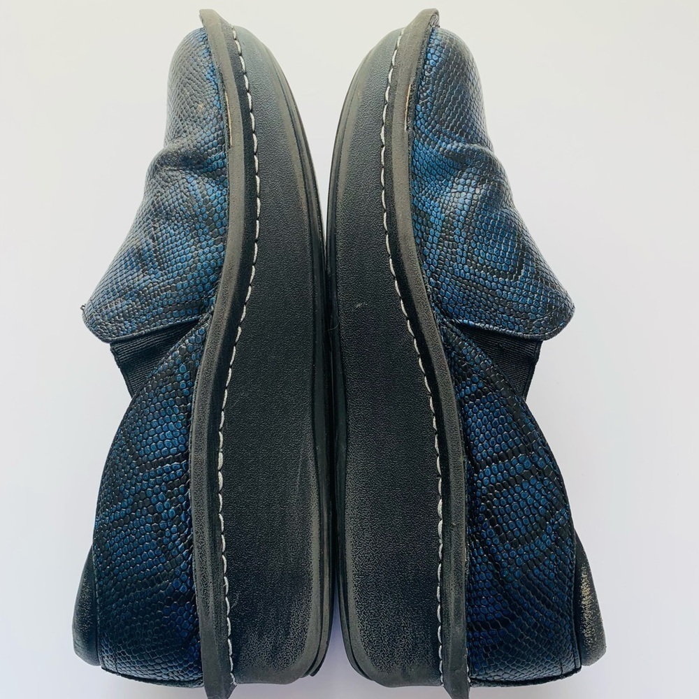 Alegria Debra Navy Python Clogs Size 7/7.5 - image 5